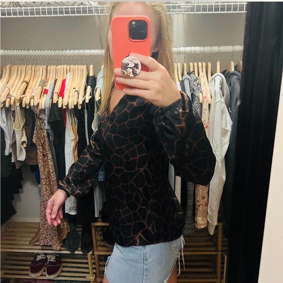 Banana Republic Giraffe Print Blouse - Picture 8 of 8